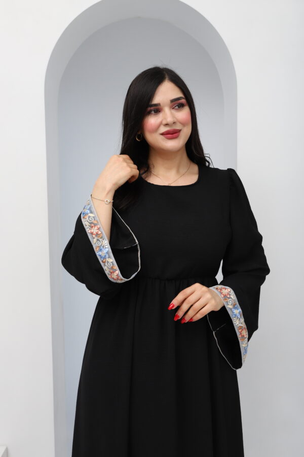 image00002 Robe Amira