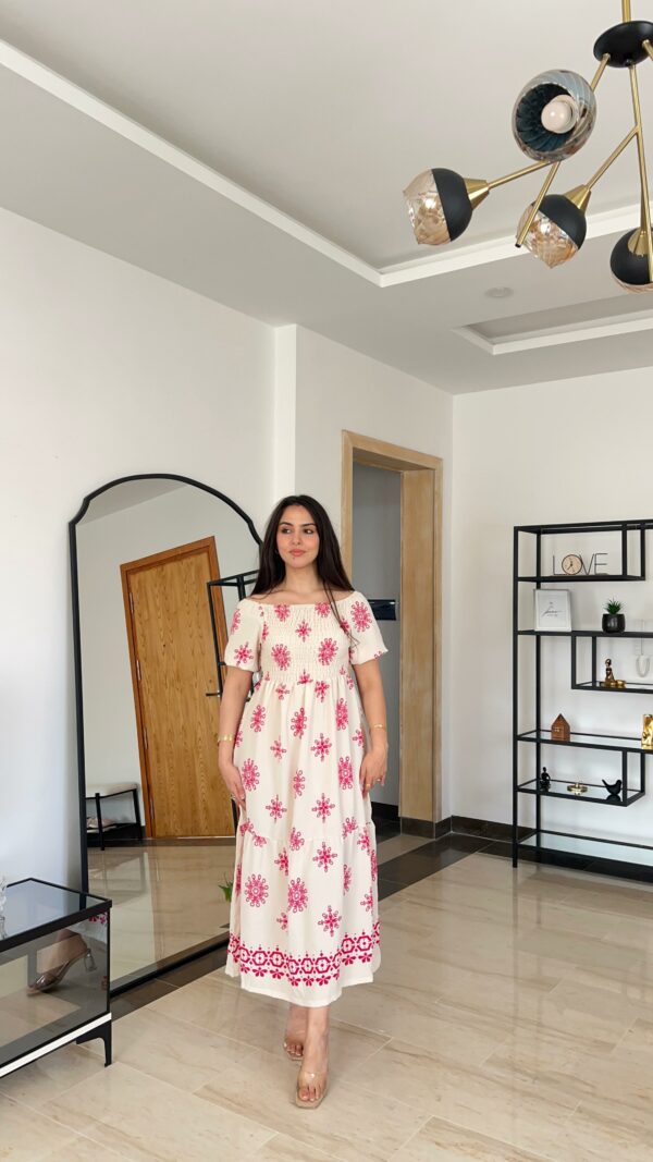 2ed0dcad-7b95-46d5-8618-f2a386650a60 Robe Yasmine