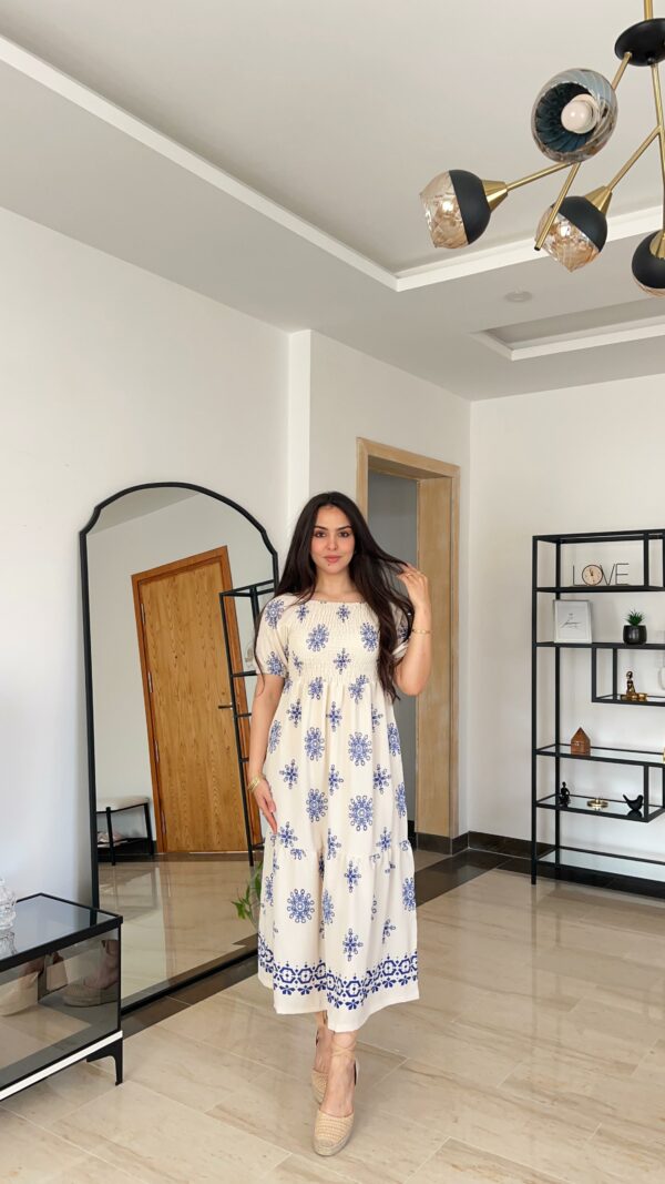 5f8d0599-9f06-43b9-940d-7a1f7cef21d8 Robe Yasmine
