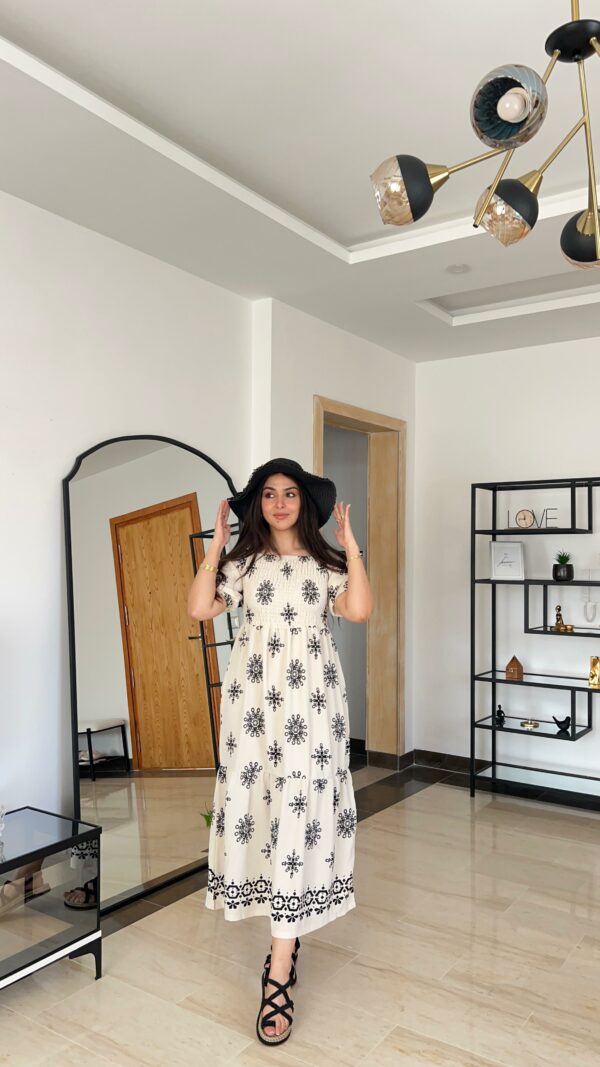 94eef206-4e92-4b65-b1d8-8047536e97e9 Robe Yasmine